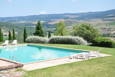 Image de Joli appartement pour 4 personnes avec Wifi, piscine, Tv, animaux admis et vue panoramique