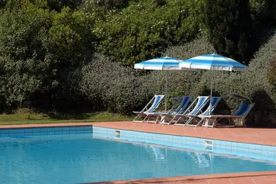 Image de Appartement avec Wifi, climatisation, piscine, Tv, animaux admis, parking, près de San Gimignano