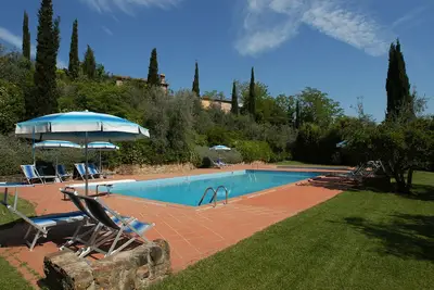 Image de Appartement avec Wifi, climatisation, piscine, Tv, animaux admis, parking, près de San Gimignano