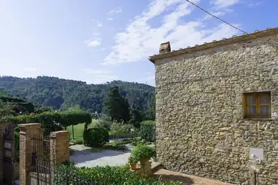 Image de Bel appartement pour 6 personnes avec piscine, Wifi, Tv et vue panoramique, près de Viareggio