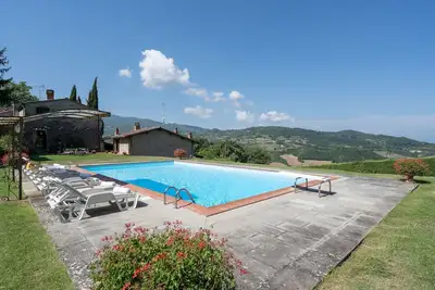 Image de Maison de vacances privée avec piscine privée, climatisation, Wifi, bain à remous, Tv, patio