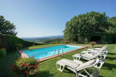 Image de Maison de vacances privée avec piscine privée, Wifi, climatisation, Tv, patio, vue panoramique