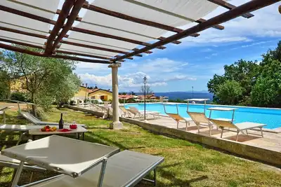 Image de Sculture 1 - Location de vacances avec piscine sur la côte toscane