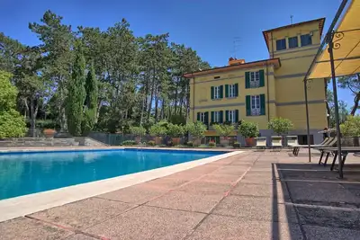 Image de Maison de vacances privée avec piscine privée, bain à remous, Wifi, Tv, près de Arezzo