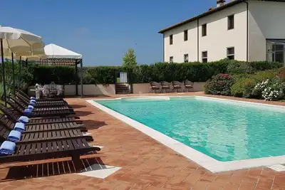 Image de Maison de vacances privée avec climatisation, sauna, piscine, bain à remous, Wifi, Tv, patio