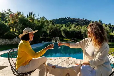 Image de Maison de vacances privée avec bain à remous, climatisation, piscine privée, Wifi, Tv, patio