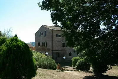 Bel appartement pour 10 personnes avec Wifi, piscine, Tv, animaux admis et parking