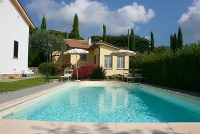 Image de Belle maison de vacances privée avec piscine, Wifi, climatisation, Tv et terrasse