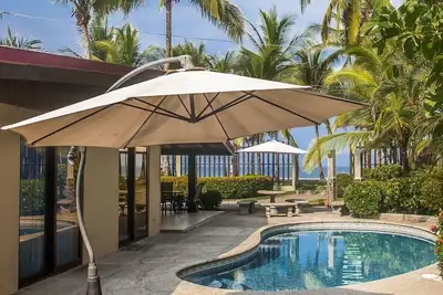 Image de Maison en bord de mer dans le sud de Jaco, piscine, grill, WiFi, cour, hamac, à pied de la ville