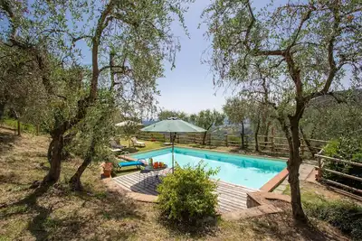 Image de Joli appartement dans une maison de vacances avec Wifi, piscine, Tv, patio, près de Lucques