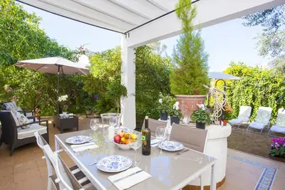 Image de Tres Pins - Lovely holiday home with private patio and 300 m from the beach. Free WiFi