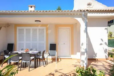 Image de Pinya - Chalet with private garden in Port D'Alcudia. Free WiFi