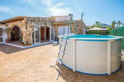 Image de Can Rovet - Chalet with private pool in Puerto de AlcĂşdia. Free WiFi