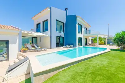 Image de La Primera - Modern chalet with private pool near the golf course. Free WiFi