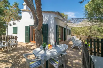 Image de Es JAÇ - Chalet with terrace in Cala s'Almonia.
