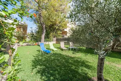 Image de Villa Vallespir - Beautiful family chalet and garden and terraces near the beach. Free WiF