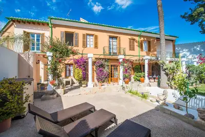 Image de Can Rei Des Pla - Chalet with private garden in Gènova. Free WiFi