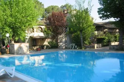 Image de Agréable appartement dans une maison de vacances avec piscine, Tv, patio, animaux admis et parking