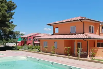 Image de Confortable appartement avec Wifi, piscine, climatisation, Tv, balcon, animaux admis et parking