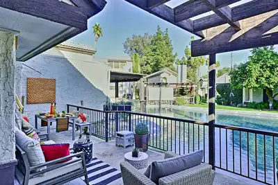 Image de Maison de ville de Palm Springs mise à jour avec accès à la piscine et au golf