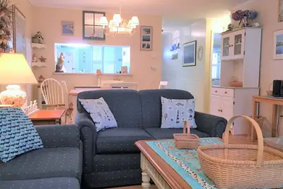 Image de Street Level, Renovated, 2 Br, 2 Bath with 1 A/C - Ea0538