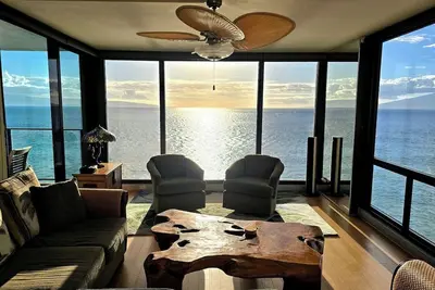 Image de Elégant Mahana Corner 2 King Luxury Oceanfront - S'Il Vous PLAÎT Lire Des Notes Ci-Dessous Calendrier Pour Info De Reservation Important