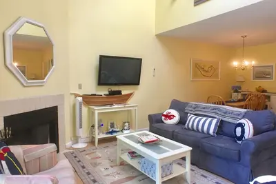 Image de Ocean Edge, 2 King Beds, Straight Staircase, Enclosed Loft, 3 ACs & 6 Pool Passes (Fees Apply) - Bi0341