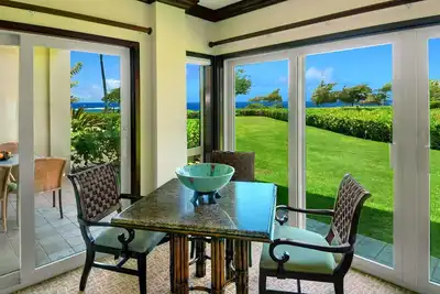 Image de Waipouli Beach Resort Exquisite Ocean Front Condo in Oceanfront \"H\" Building