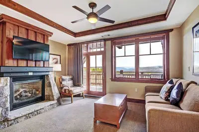 Image de Condo de luxe d'une chambre à la base du pic 8!