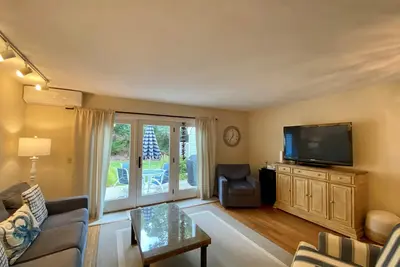 Image de Ocean Edge, Updated, King Bed, 2 A/Cs, Straight Staircase & Pool (fees apply) - Ho0607