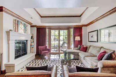 Image de Copropriété exclusive Ritz-Carlton avec 2Br et vue sur la vallée!