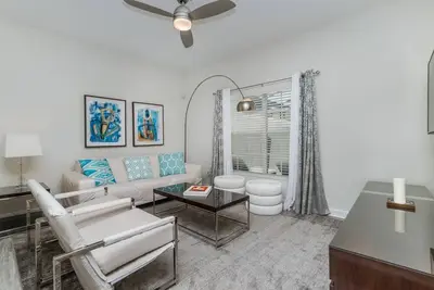 Image de Réservez maintenant pour des prix spéciaux, piscine privée, Wifi gratuit, commodités gratuites!