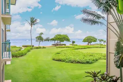 Image de Waipouli Beach Resort Beautiful Ocean View Condo in Coveted Oceanfront H Building!
