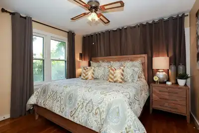 Image de Cottage Primrose | Animaux domestiques | 2 pâtés de maisons de la rue principale