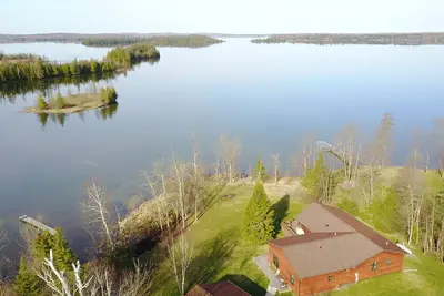 Image de Northern Mn Lake Home sur Crystal Clear Deer Lake, super pêche et baignade