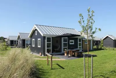 Image de Une maison familiale conviviale, où vous pouvez apprécier le paysage de la Zélande en toute tranquil