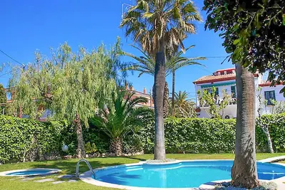 Image de Un appartement lumineux dans un quartier résidentiel près du centre de Sitges.