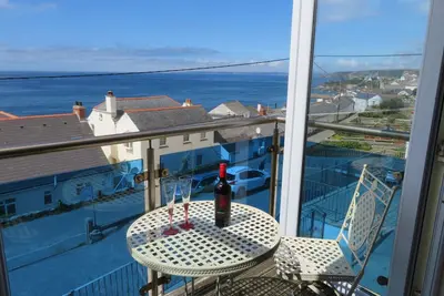 Image de Lamorna - Trois Chambres Appartement, Couchages 5