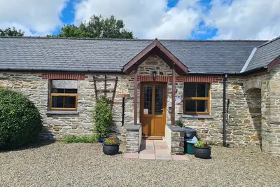 Kingfisher Cottage, pet friendly, avec piscine en Llanboidy, Réf 924587