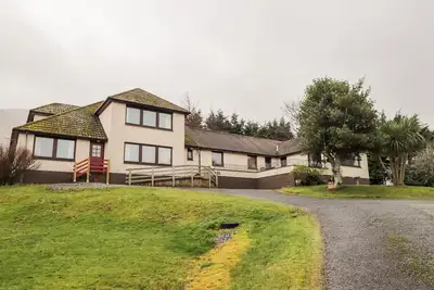 Image de Le pic de Mackenzie, avec un jardin à Portree, Réf 912924
