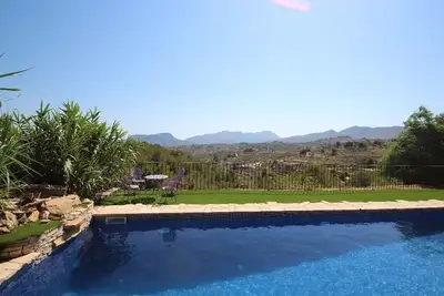 Image de Rocasol - maison de vacances rustique pour les amoureux de la nature Benissa