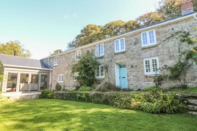 Ros Vale, accueillant les animaux, avec feu ouvert à St Buryan, Ref 953751