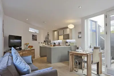 Image de 1 White Point - Deux Chambres Appartement, Couchages 4