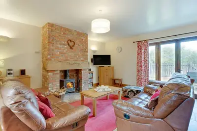 Image de Buttercup Lodge - Deux Chambres Maison, Couchages 4