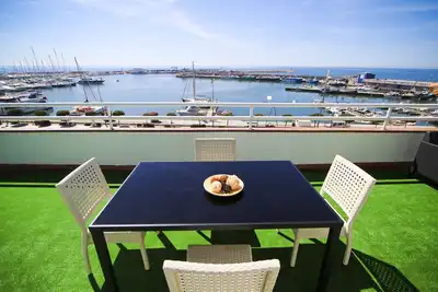 Image de Portmarina Penthouse avec vue sur le port