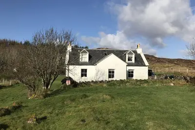 Image de MOITIÉ De 6, amicalement, avec feu ouvert à Portree, Ref 950635