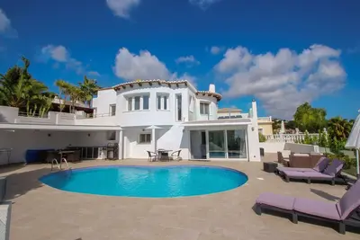 Image de Gila - maison de vacances avec vue sur la mer et piscine privée Benissa