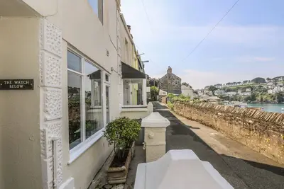 Image de La montre ci-dessous, Polruan