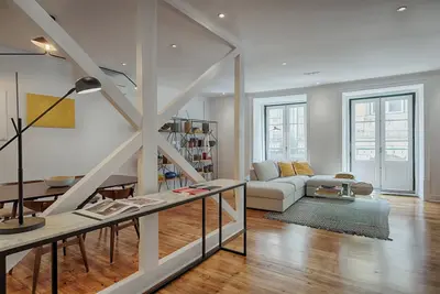 Image de Architectural Gem in Bica