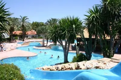 Image de Appartement 4 personnes dans l'urbanisation avec piscine.